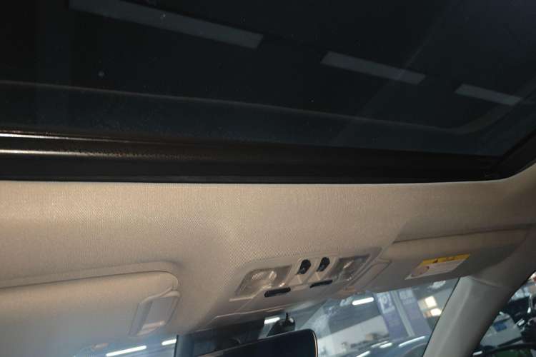 Used Toyota Highlander 2018 2.0T Four-Wheel Drive Luxury Edition 7 Seats China V Emission Standard
