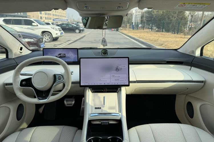 Used Hima Luxeed S7 2025 855 km Max