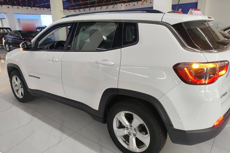 Used  Compass 2019 220T Automatic Family Edition
