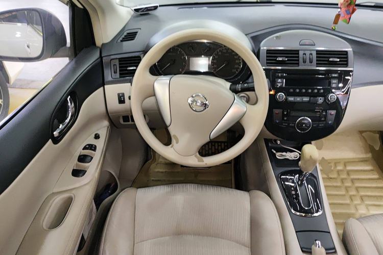 Used Nissan Tiida 2011 1.6L CVT Smart Version
