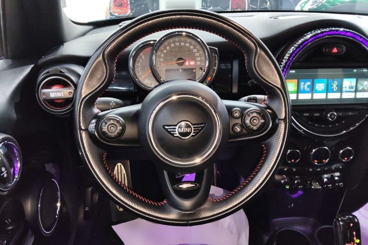 Used  MINI 2018 1.5T COOPER Racing Edition Five-Door Version
