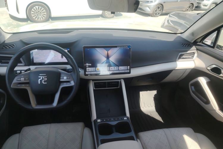 Used BYD Yuan UP 2025 Intelligent Driving Version 401 km Beyond-Range Edition