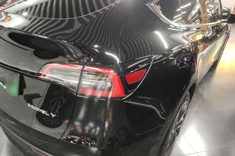 Used Tesla Model Y 2023 Rear-Wheel-Drive Version
