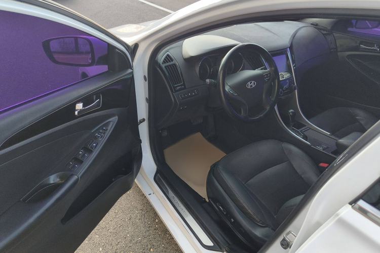 Used Hyundai Sonata 2014 2.0L Automatic Luxury Edition
