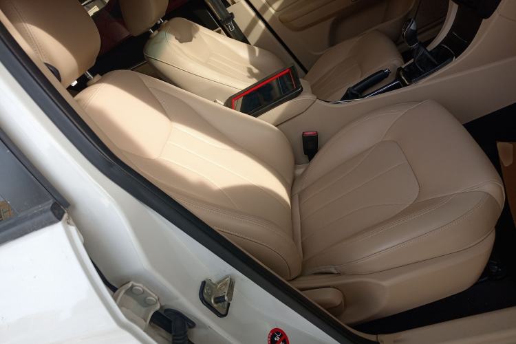 Used Geely Auto Emgrand 2017 Sedan Million Edition 1.5L Manual Luxury Model
