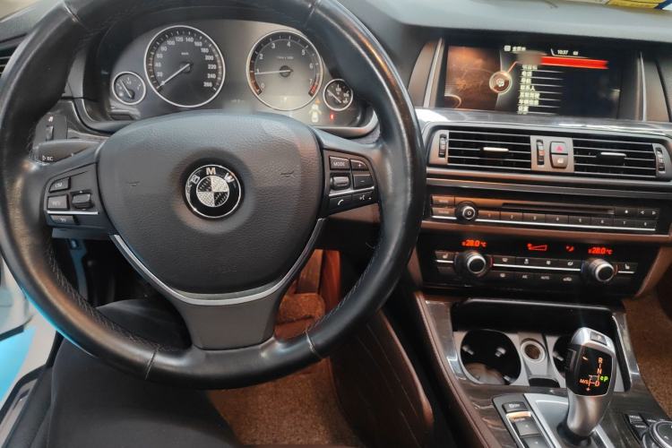 Used BMW 5 Series 2014 525Li Luxury Design Package