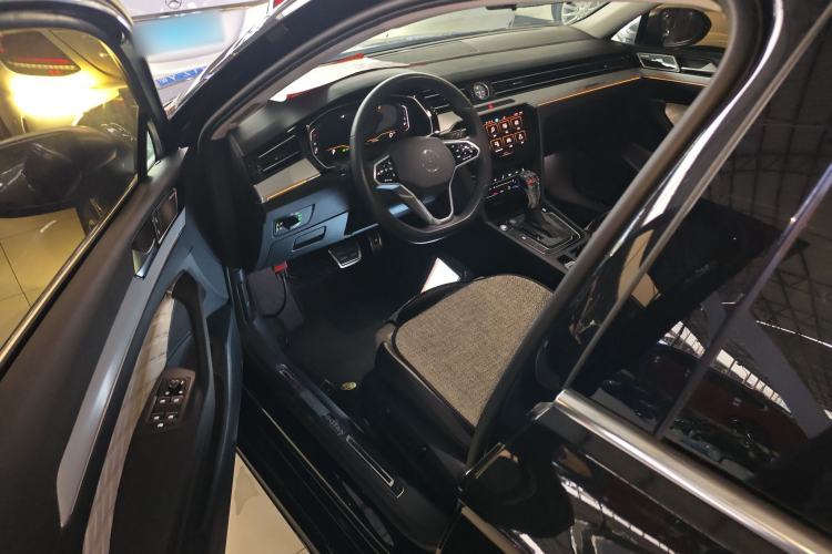 Used Volkswagen Magotan 2023 2 Million Units Limited Edition 330TSI DSG Leading Version