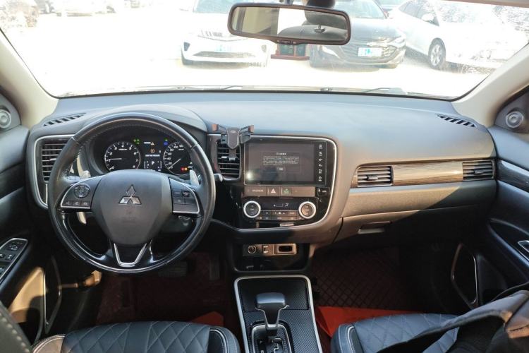 Used Mitsubishi Outlander 2020 2.4L 4x4 Zhi Xiang Edition 5 Seats