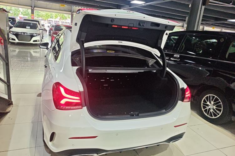 Used Mercedes-Benz A-Class 2022 Second Facelift A 200 L Sport Sedan Fashion Version
