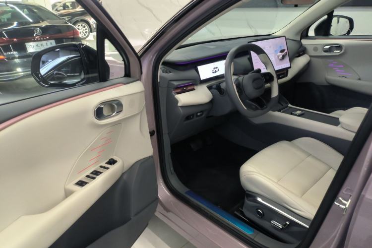 Used Lynk & Co 06 EM-P 2023 EM-P 126 Long-Range Halo
