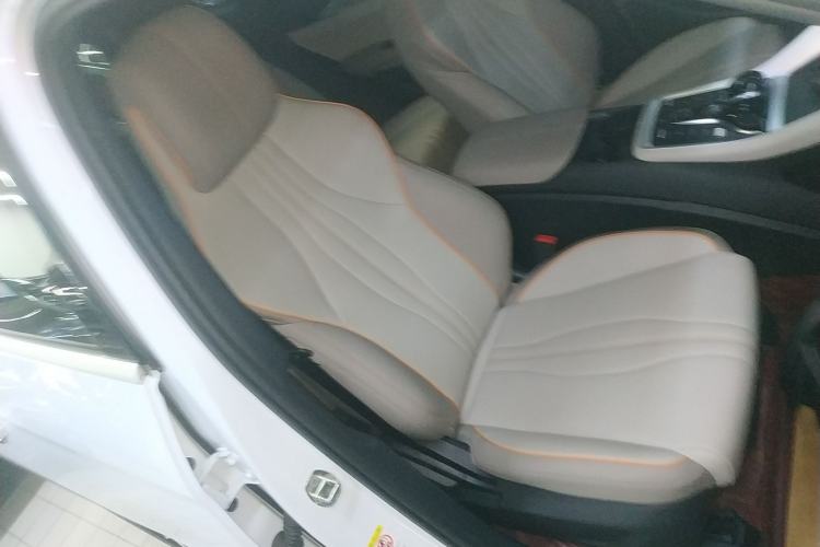 Used BYD Song Pro New Energy 2024 HONOR Edition DM-i 71KM Navigation Model
