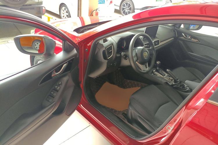 Used Mazda Mazda 3 Axela 2016 Sedan 1.5L Automatic Comfort Model
