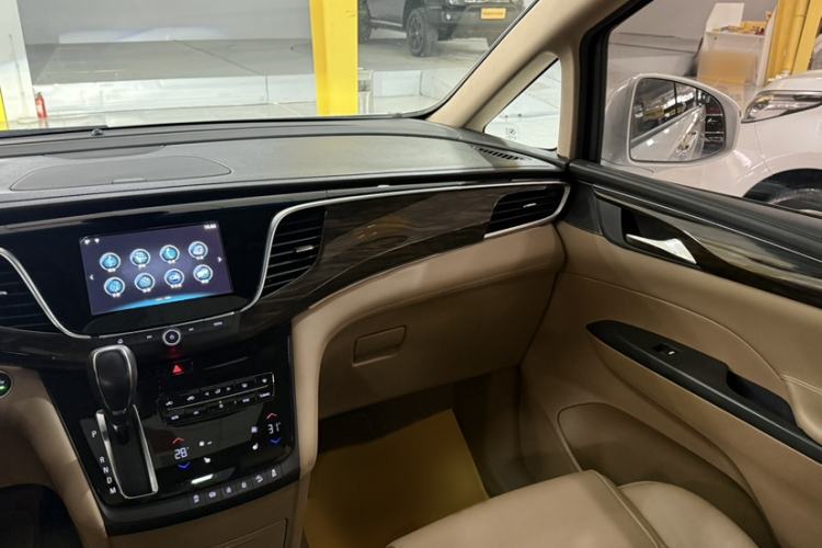 Used Buick GL8 2017 ES 28T Luxury Model China V Standard
