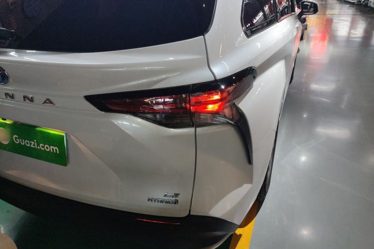 Used Toyota Sienna 2023 2.5L Hybrid Comfort Edition
