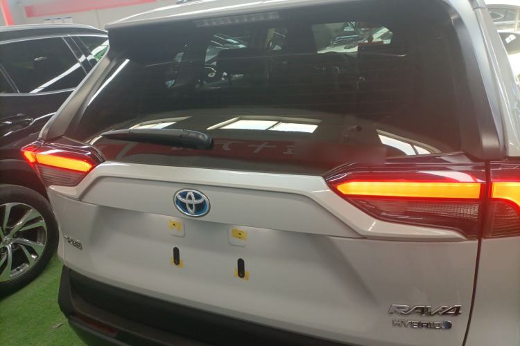 Used Toyota RAV4 2020 Dual-Engine 2.5L E-CVT Two-Wheel Drive Elite Edition