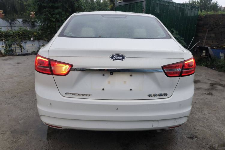 Used Ford Escort 2015 1.5L Automatic Fashion Model
