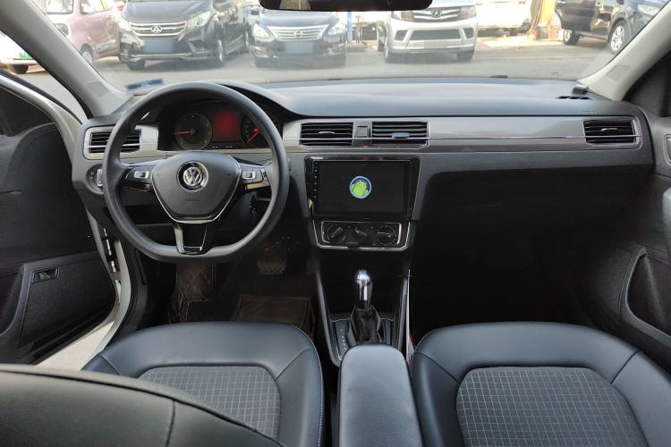 Used Volkswagen Santana 2016 1.6L Automatic Comfort Edition
