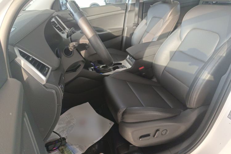 Used Hyundai Tucson 2018 1.6T Dual-Clutch Two-Wheel Drive 15th Anniversary Special Edition