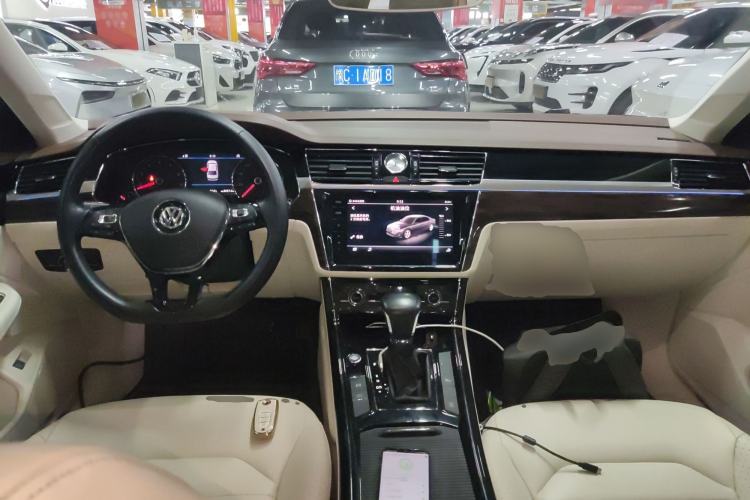 Used Volkswagen Phideon 2018 Revised Version 380TSI Two-Wheel Drive Business Edition
