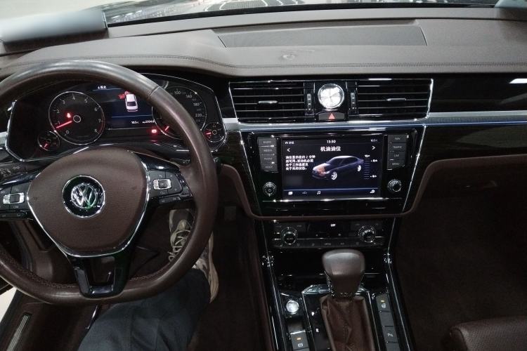 Used Volkswagen Phideon 2016 480 V6 Four-Wheel Drive Supreme Edition
