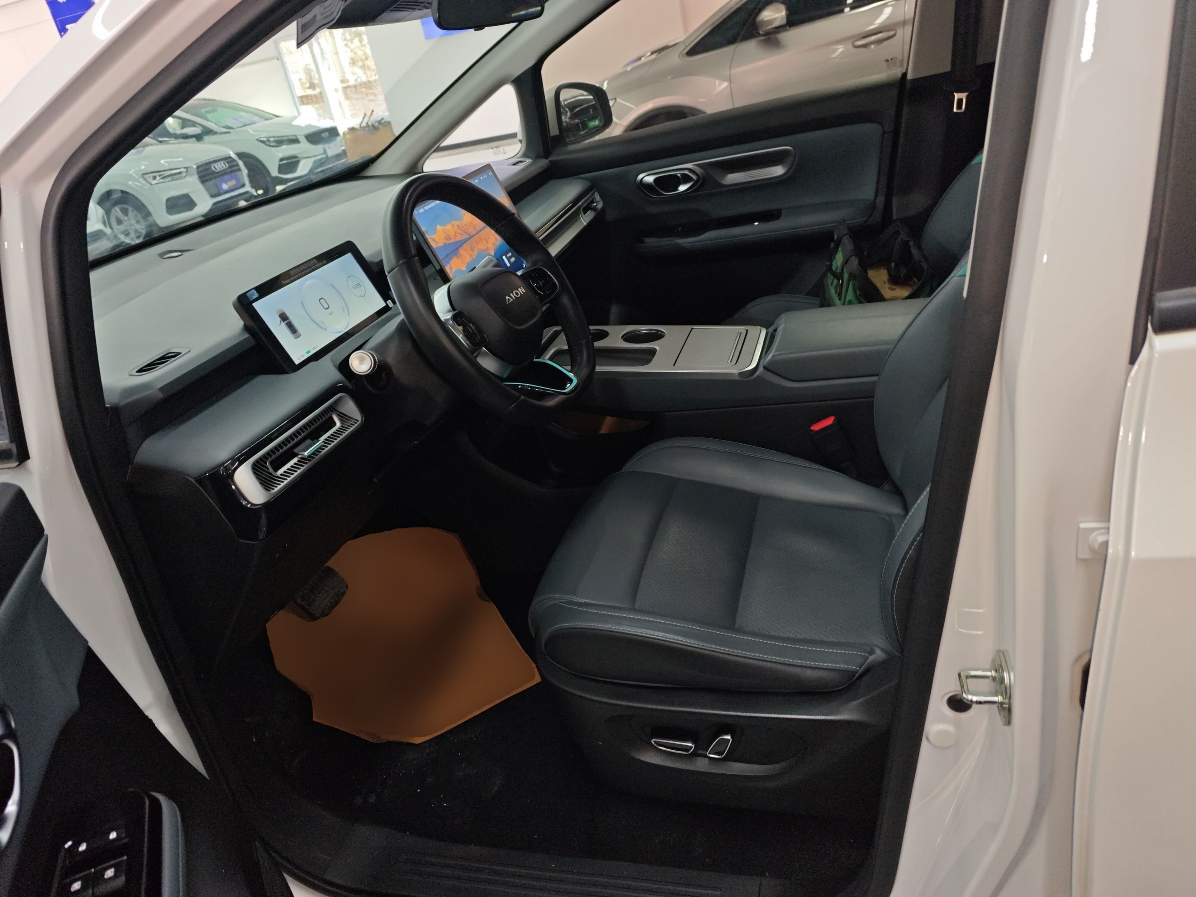 المقاعد الأمامية داخل السيارة