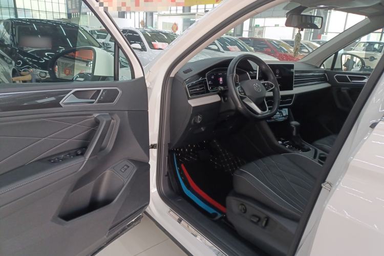 Used Volkswagen Tiguan L 2022 330TSI Automatic Two-Wheel Drive Smart Edition
