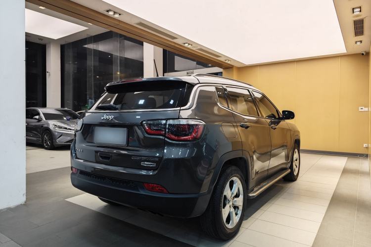 Used  Compass 2017 200T Automatic Family Edition
