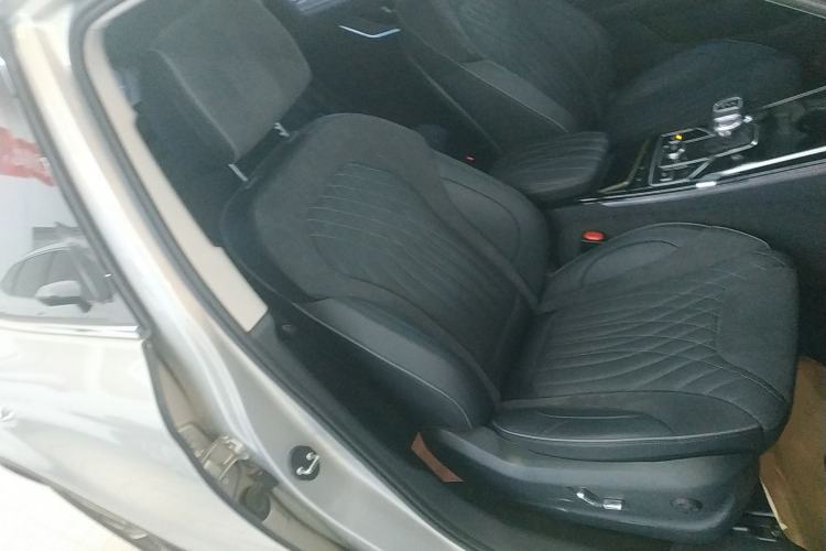 Used Hongqi HS5 2022 Revised Version 2.0T Smart Connect Flagship Edition
