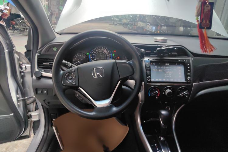 Used Honda Crider 2013 1.8L automatic luxury edition
