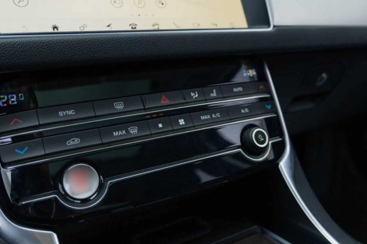 Used Jaguar XFL 2019 XFL 2.0T 200 PS Two-Wheel-Drive Elite Edition
