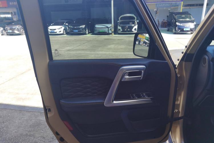 Used Beijing Auto BJ40 2019 2.3T Automatic Four-Wheel Drive Ring the Tower Champion Edition China VI
