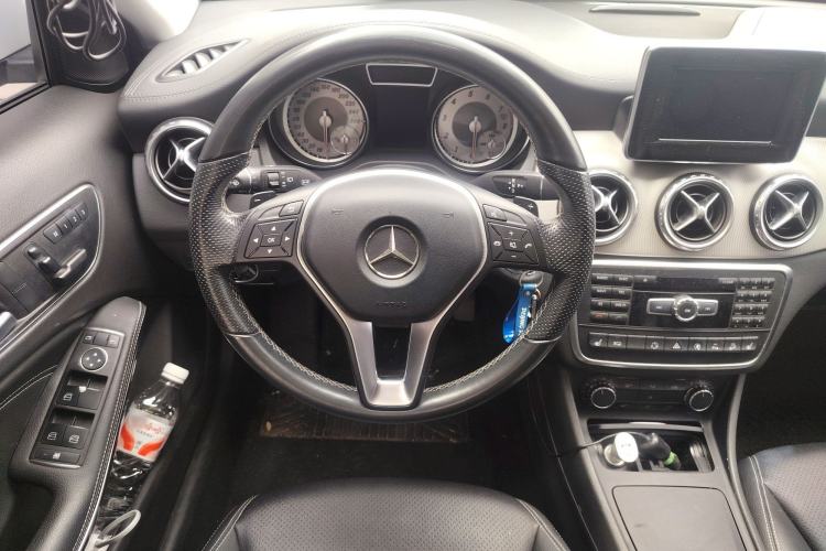 Used Mercedes-Benz GLA 2015 GLA 220 4MATIC Fashion Model
