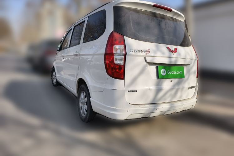 Used Wuling Hongguang 2014 1.5L Standard Version
