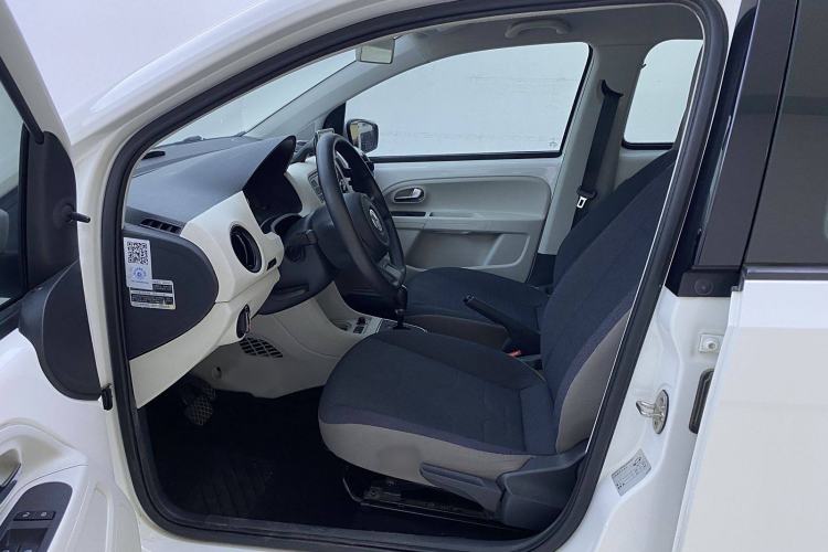 Used Volkswagen up! 2015 1.0L move up!
