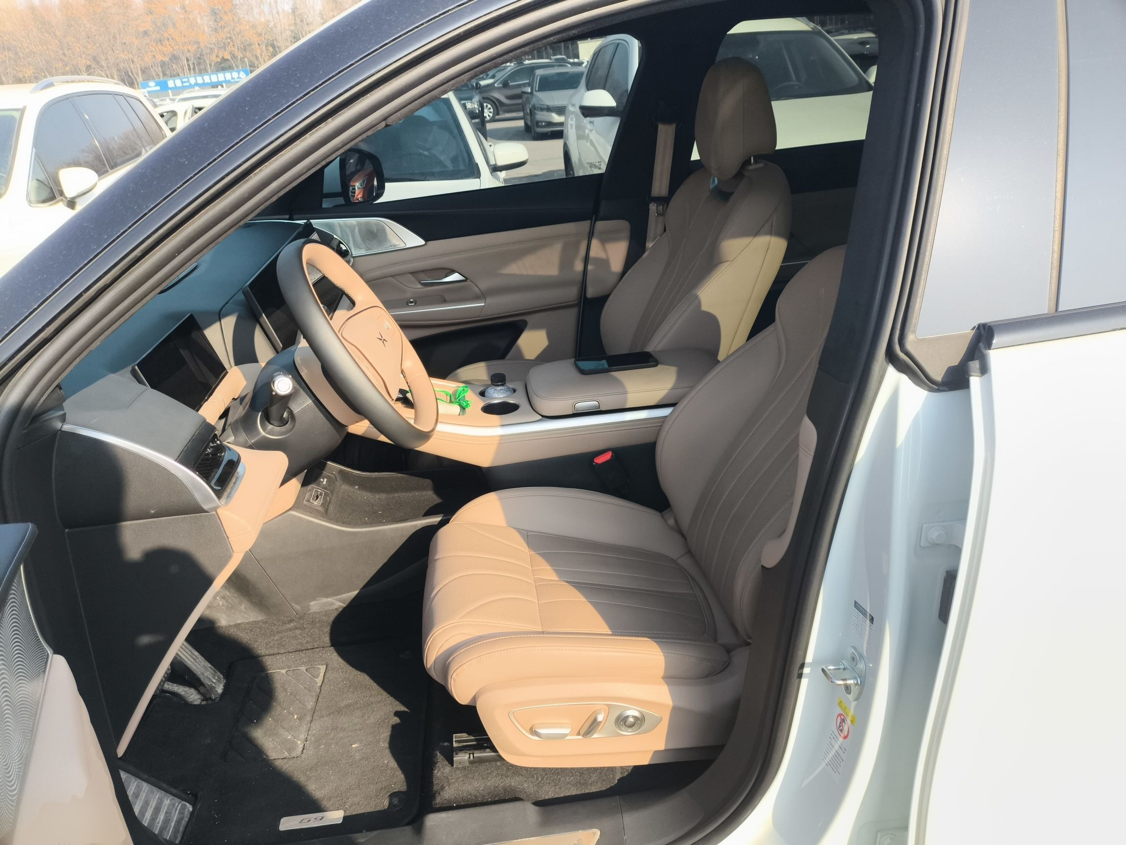 Переднее сиденье в автомобиле