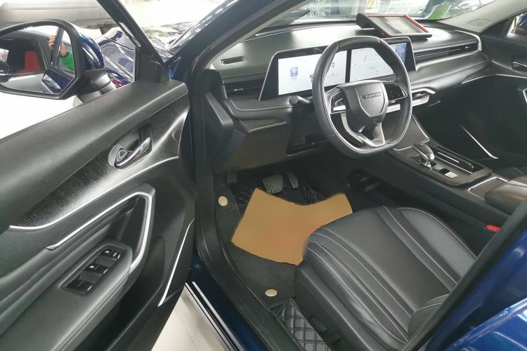 Used Venucia V 2023 260T Idol Edition Pro
