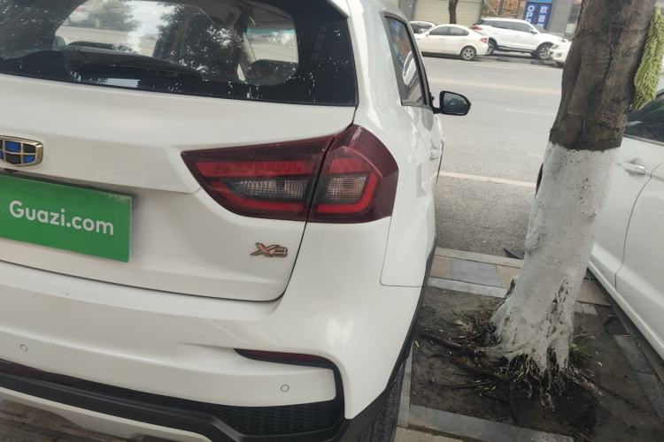 Used Geely Auto Vision X3 2019 Upgraded Model 1.5L Manual Elite Version