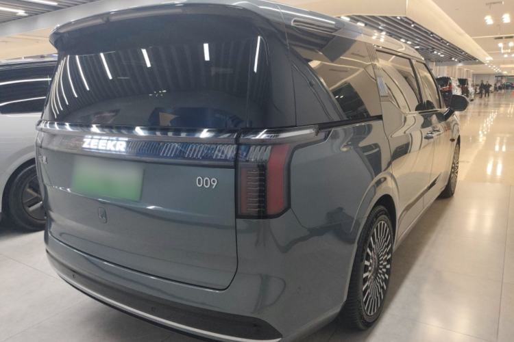 Used Zeekr 009 2024 7-Seater Walk-Through Version Four-Wheel Drive 108 kWh