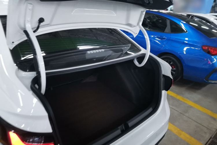 Used Volkswagen Lavida 2023 New Sharp 1.5L Automatic Excellent New Edition
