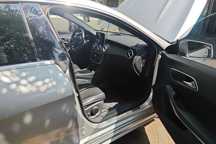 Used Mercedes-Benz CLA 2015 CLA 220 4MATIC
