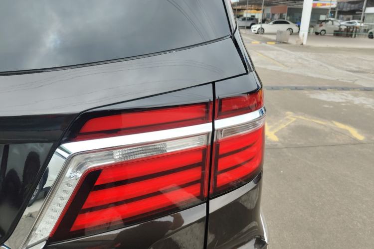 Used Honda Elysion 2016 2.4L Supreme Edition
