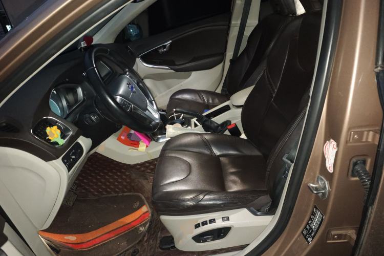 Used Volvo V40 2016 T3 Zhiyi Edition