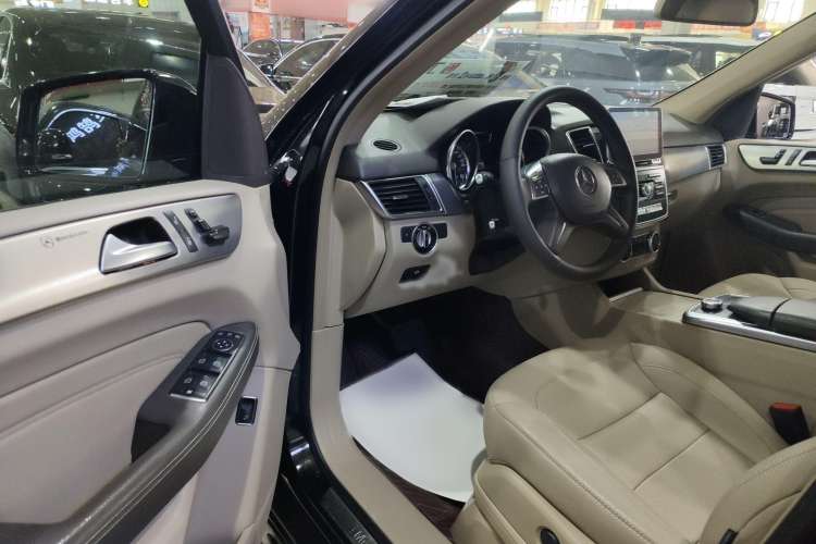 Used Mercedes-Benz M-Class 2014 ML 320 4MATIC
