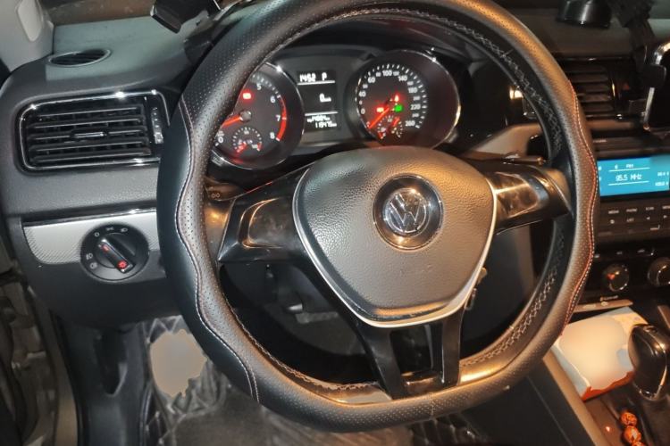 Used Volkswagen Sagitar 2015 230TSI Automatic Comfort Version