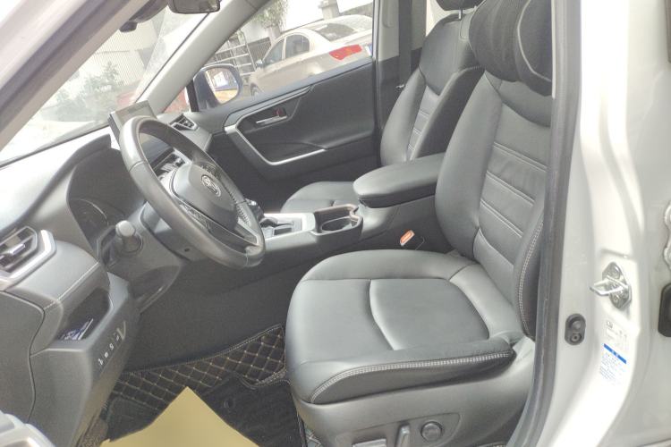 Used Toyota RAV4 2021 2.0L CVT 4x4 Style PLUS Edition
