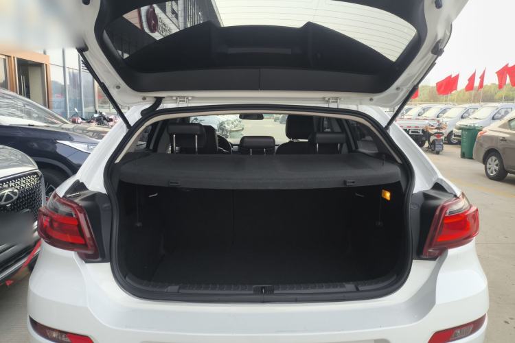 Used Qoros 3 2016 Urban SUV 1.6T Automatic Zhiyue Model
