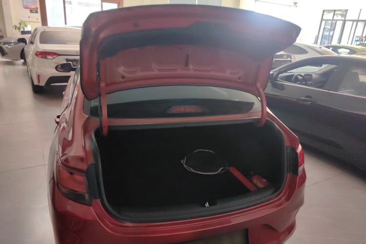 Used Hyundai Celesta 2017 1.6L Automatic Enjoyment Version GLS