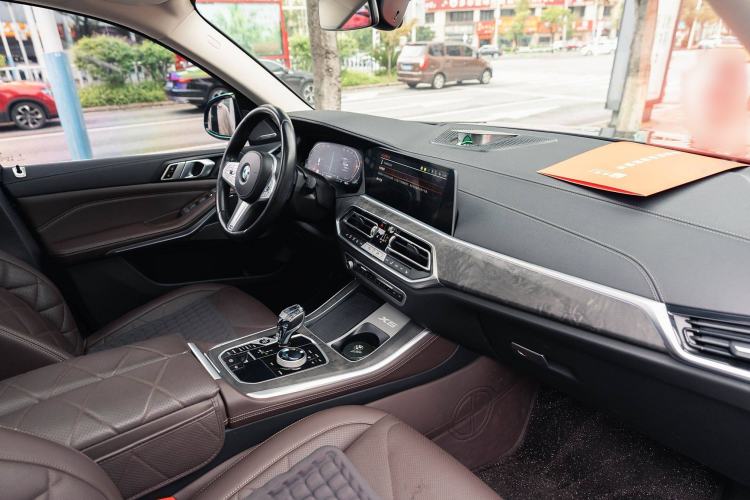 Used BMW X5 2022 Restyled xDrive 30Li Luxury Version M Sport Package
