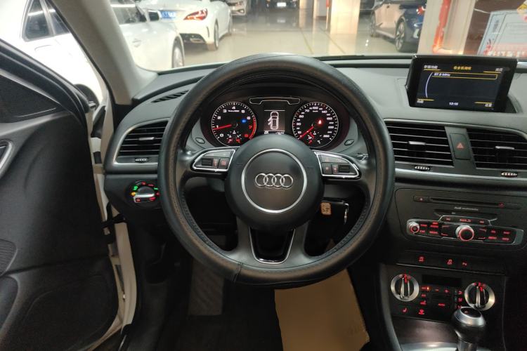 Used Audi Q3 2015 35 TFSI Comfort Model
