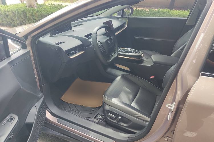 Used Toyota bZ3 2023 616 km Long-Range Premium
